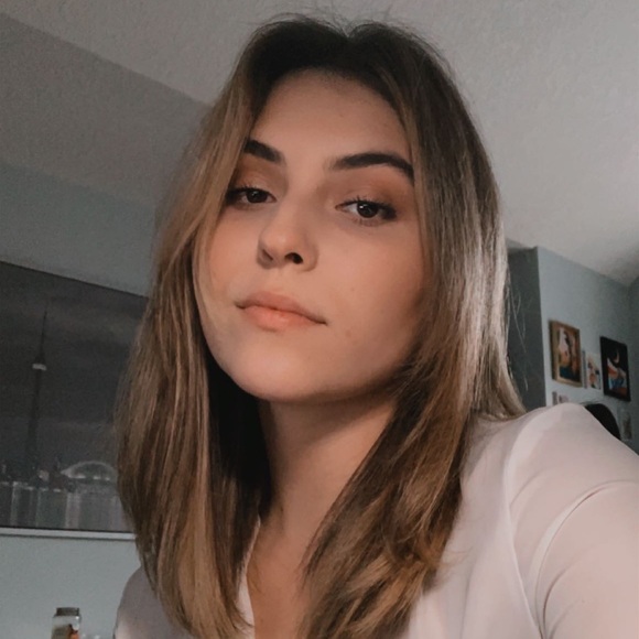 Meet your Posher, Sylvia - Picture 1 of 1